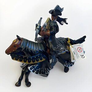 Papo 2005 Black Swordsman Leather Mask Revolver Bow on 2006 Black Armor Horse